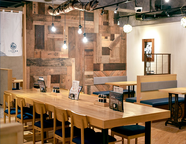 「いまがわ食堂　西新宿店」内観